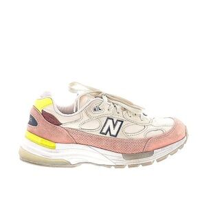 New Balance size 8 Women's White and Pink Sneakers